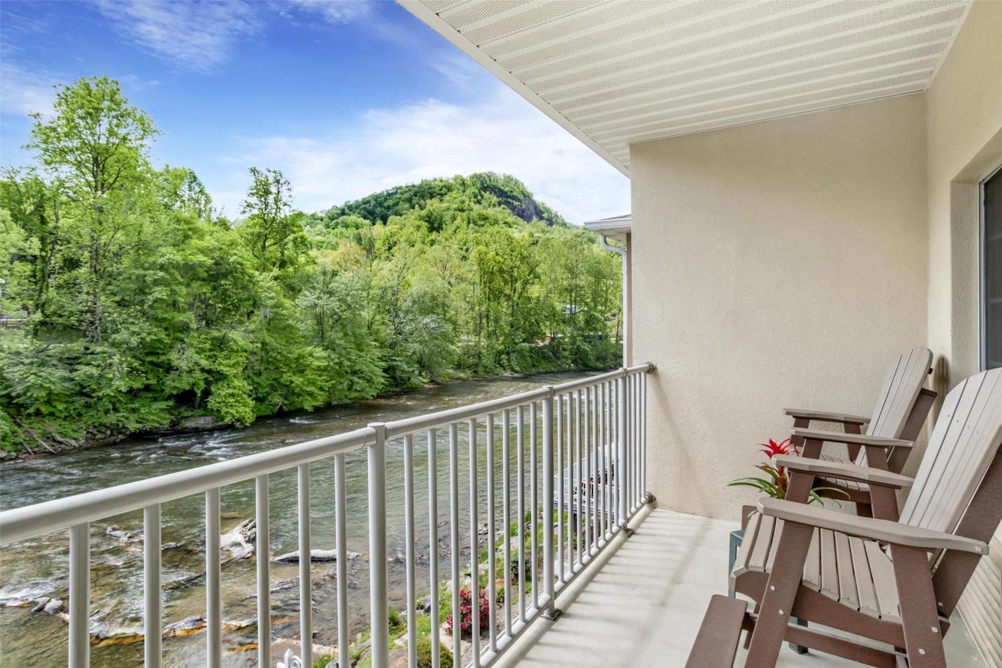 Best Western Plus River Escape Sylva / Dillsboro Buitenkant foto