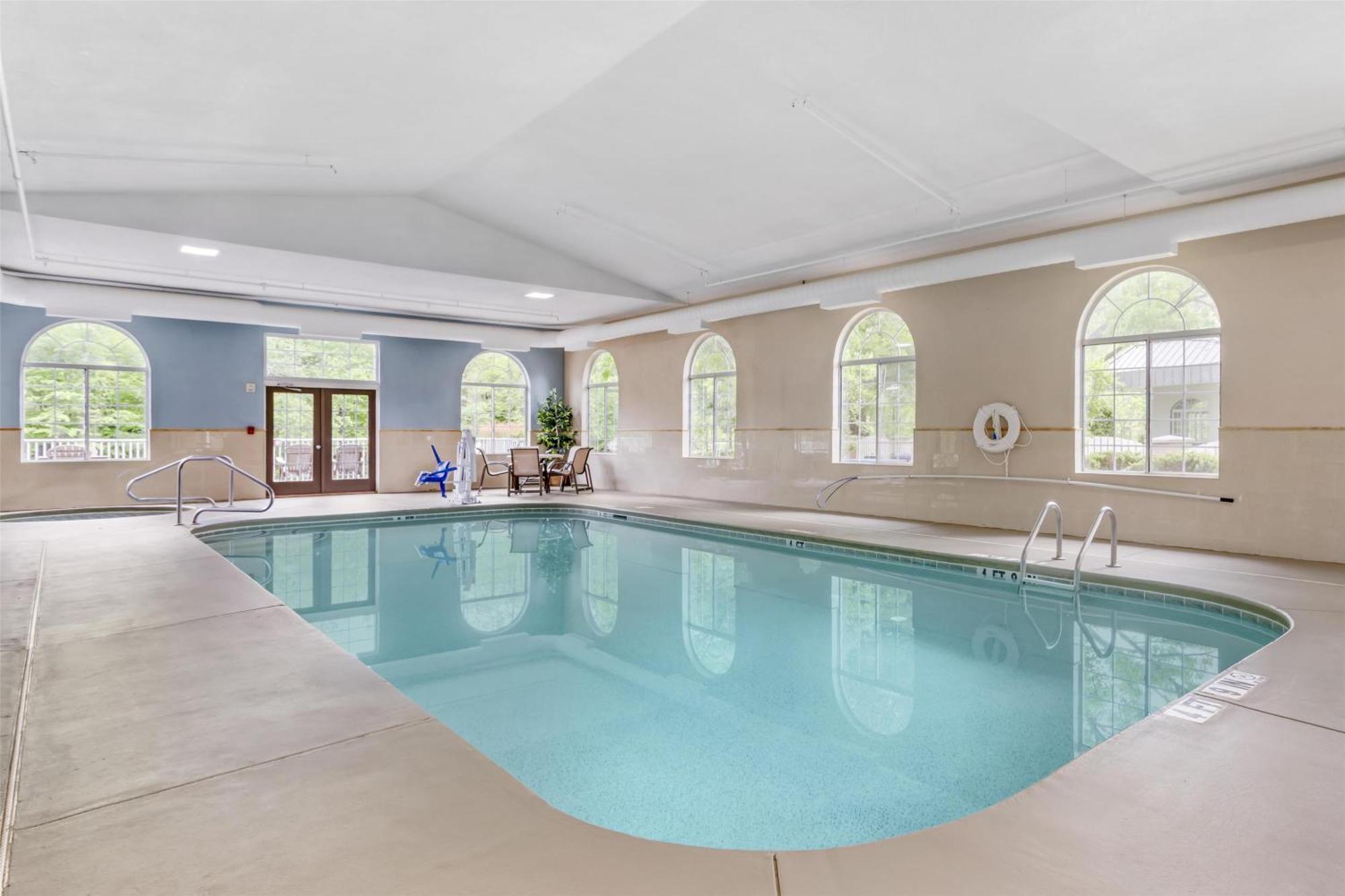 Best Western Plus River Escape Sylva / Dillsboro Buitenkant foto