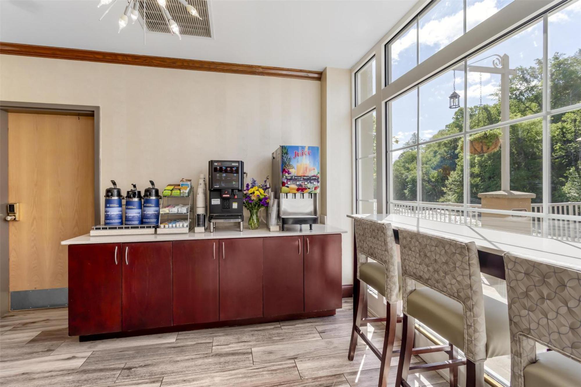 Best Western Plus River Escape Sylva / Dillsboro Buitenkant foto