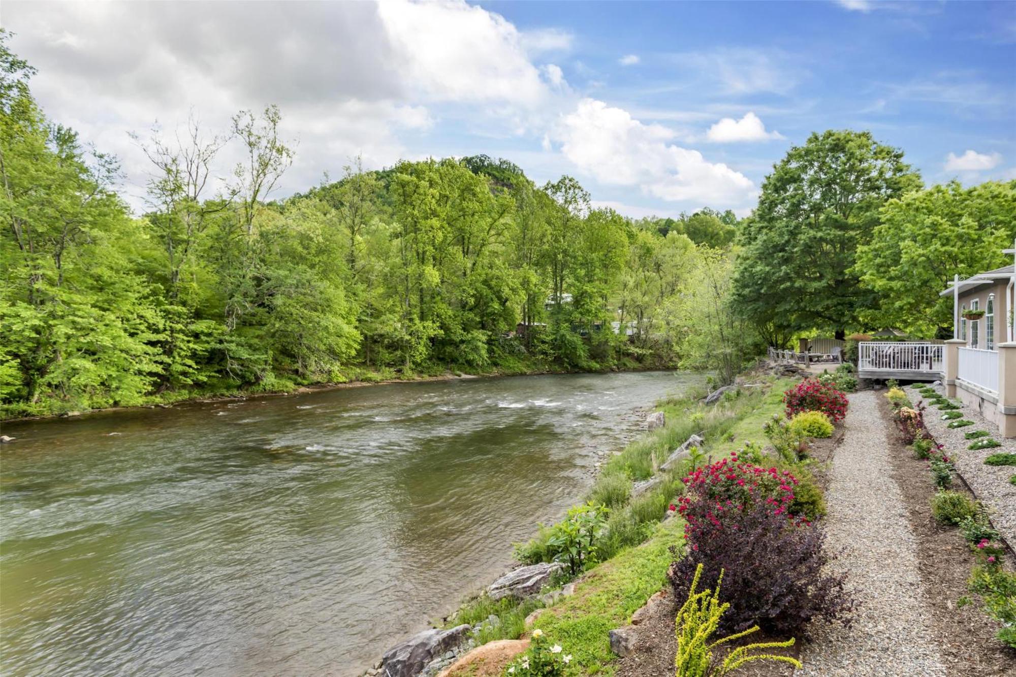 Best Western Plus River Escape Sylva / Dillsboro Buitenkant foto